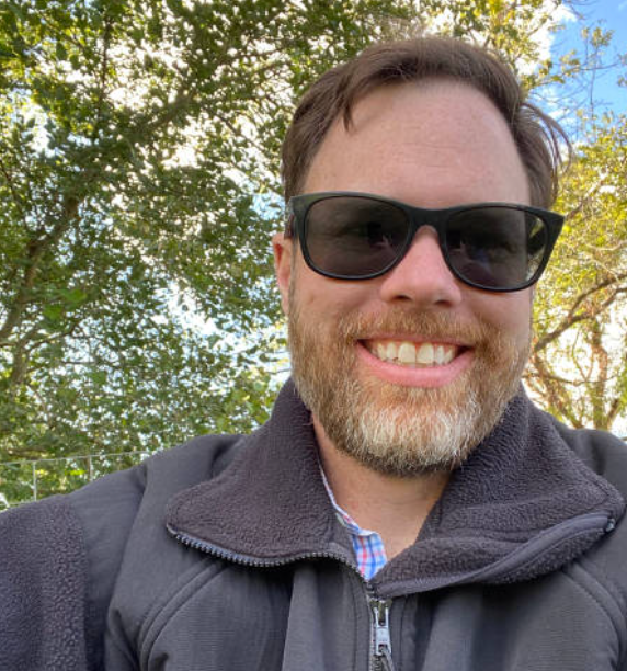 Foto que acompaña al testimonio externo de Chris B.